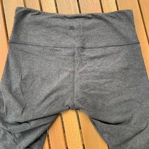 Lululemon crop leggings size 4